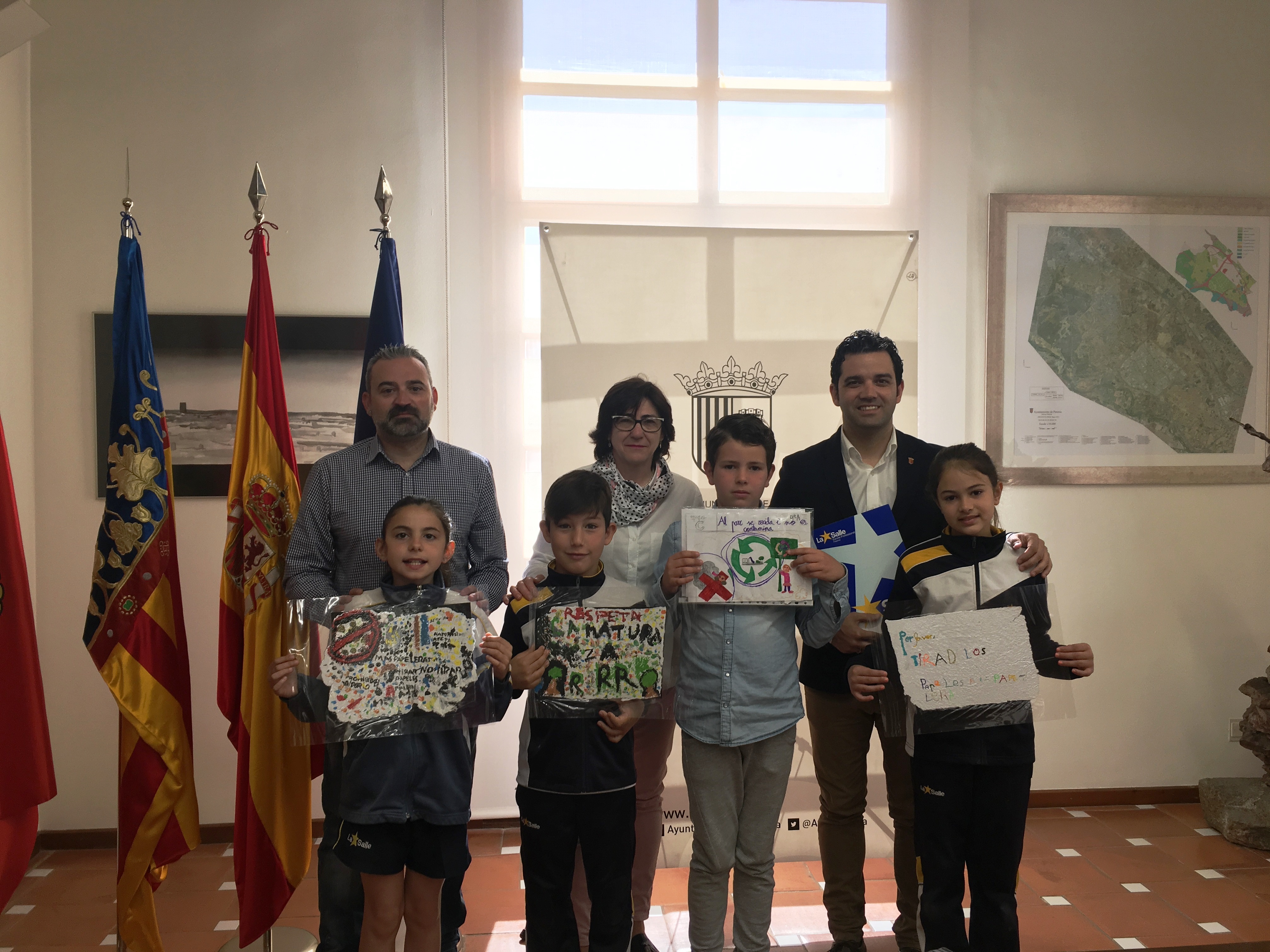 Alumnos de Primaria comparten con el alcalde de Paterna sus propuestas de mejora para el Parque de Alborgí