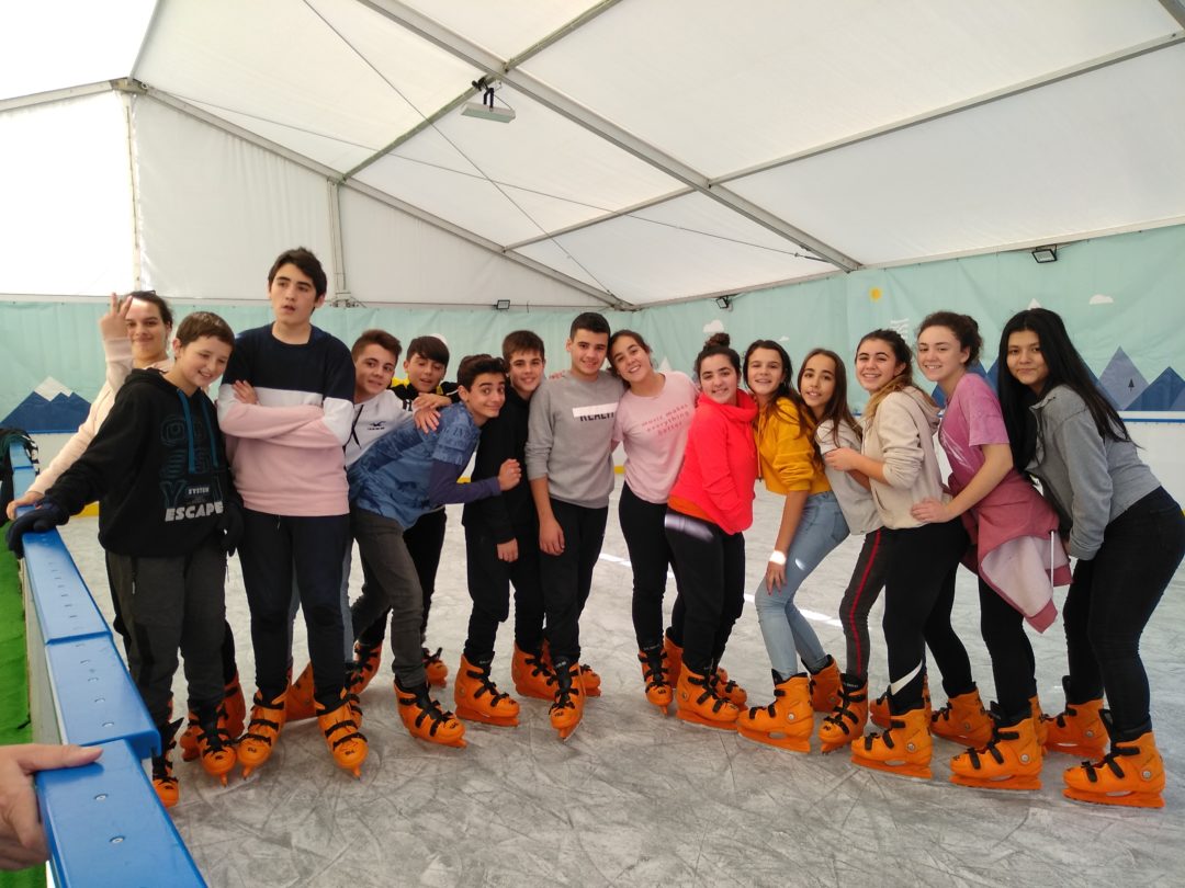 Alumnos de 2º de ESO B realizan patinaje sobre hielo como premio al termómetro