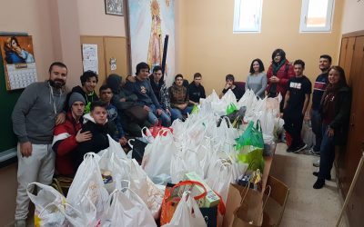 Reparto de los productos de la Campaña del Bote de Navidad