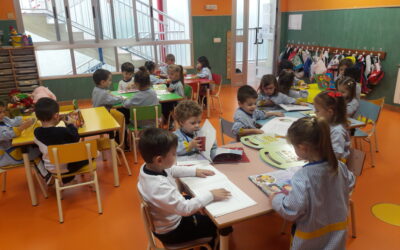 Los alumnos del aula de 3 años se acercan a la literatura infantil