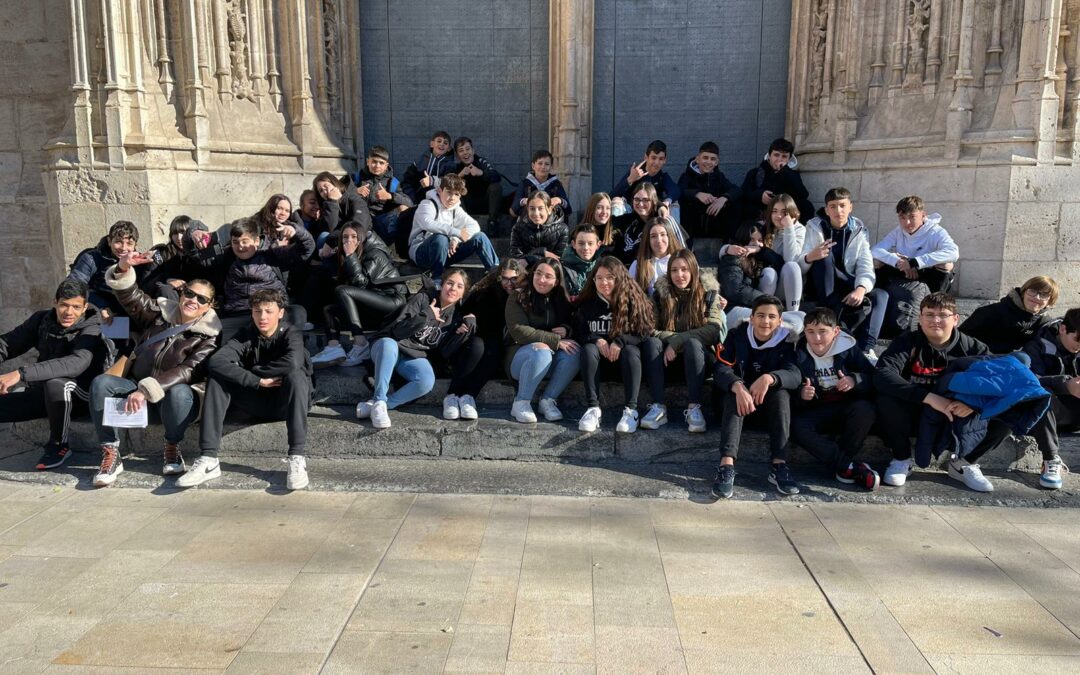 Els alumnes de segon d’ESO visiten València per a conèixer el patrimoni cultural de la ciutat