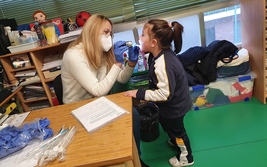 Visita de la higienista dental al aula de 5 años de la Escuela Infantil