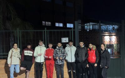 El alumnado de electricidad visita el barrio de Alborgí para conocer los tipos de antenas