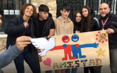 Celebración del día de la no vinolencia y la paz en la Escuela Profesional, Desamparados y Minerva.