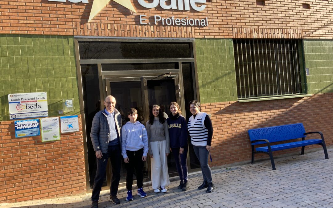 Entrega de los Premios Extraordinarios de Educación Primaria 2024 en Valencia: Un Reconocimiento a la Excelencia Académica