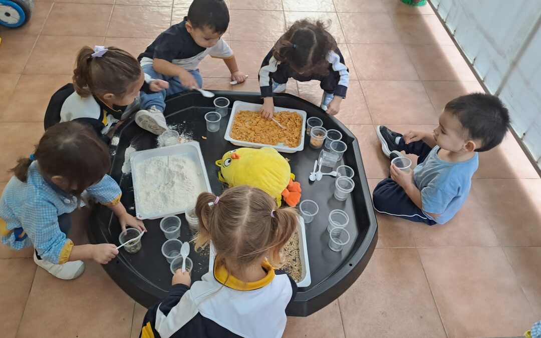 ¡El Pollo Pepe visita nuestra aula de 2 años!