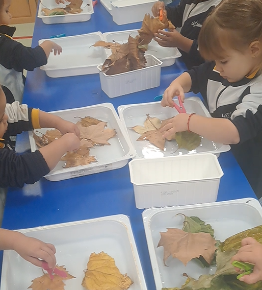En la Escuela Infantil Desamparados–La Salle exploramos y descubrimos en el aula de 2 años 