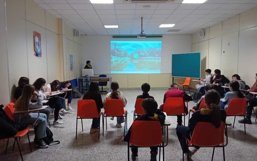 La Escuela Profesional La Salle acogió una charla informativa sobre la próxima instalación del nuevo sistema de alerta a la población mediante sirenas acústicas en Paterna