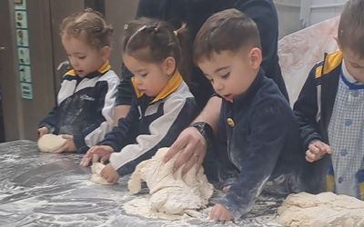 En el aula de 2 años de la Escuela Infantil Desamparados La Salle hemos vivido una experiencia muy especial con nuestra salida al Horno Alborxí