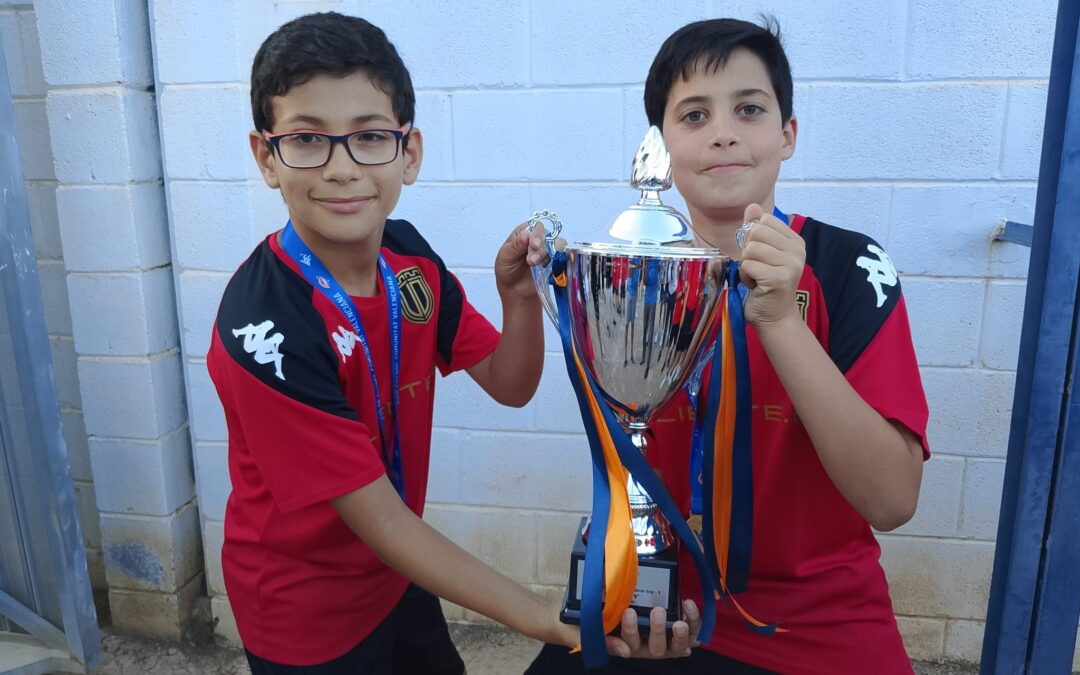 Edu y Máximo, campeones de liga con la Unión Deportiva Paterna