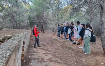El alumnado del PAC de Paterna ha disfrutado de una jornada de senderismo por el paraje natural de Les Moles