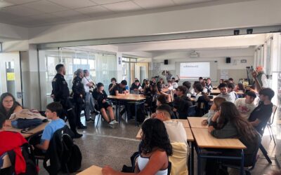 El alumnado de 2.º de ESO ha participado en una charla sobre violencia de género, impartida por miembros de la Policía Nacional