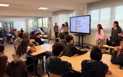 Las exalumnas regresan al colegio para orientar al alumnado de 4º de ESO sobre su futuro profesional
